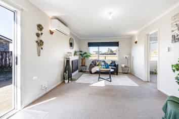 71 Clifton Drive, Waitara