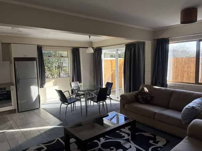 37 Hyde Avenue - Downstairs, Richmond Heights