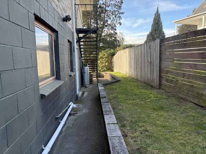 37 Hyde Avenue - Downstairs, Richmond Heights