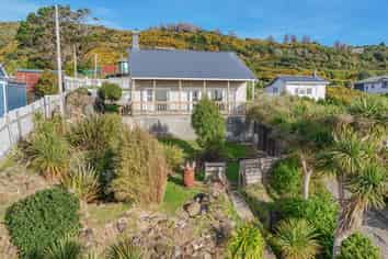40 Theodore Street, Bluff