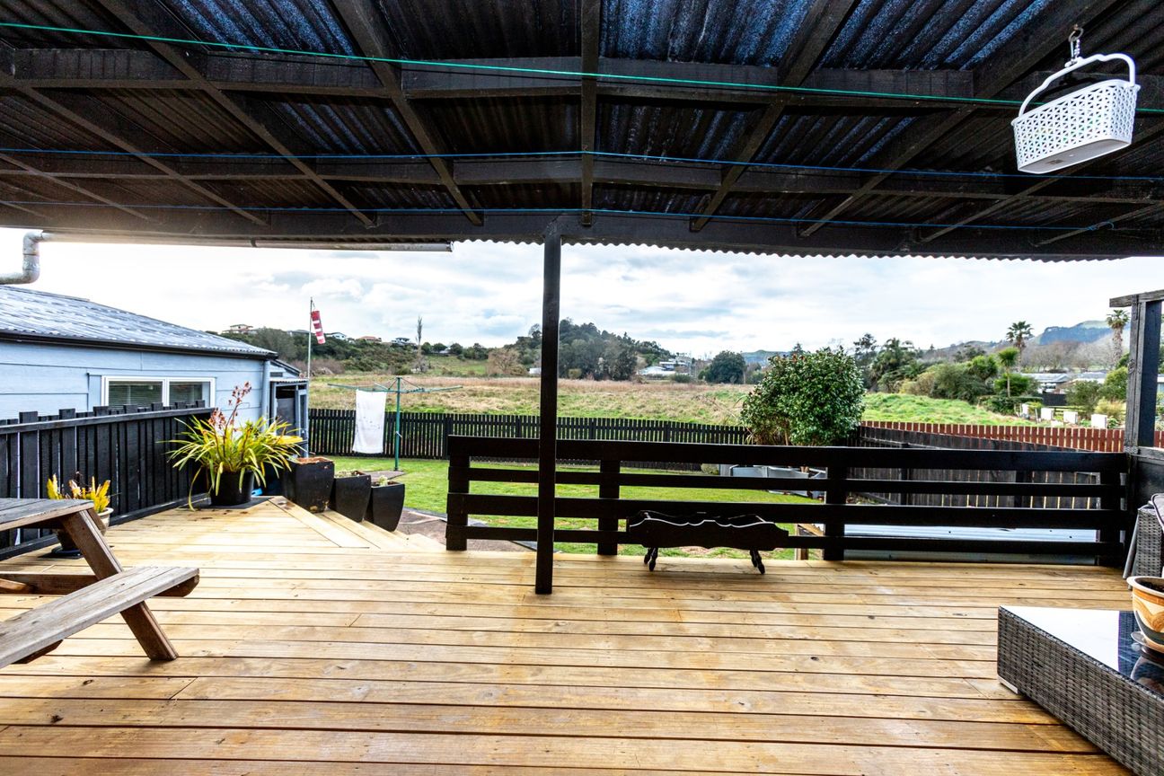 A Place to Feel at Home - Mehr