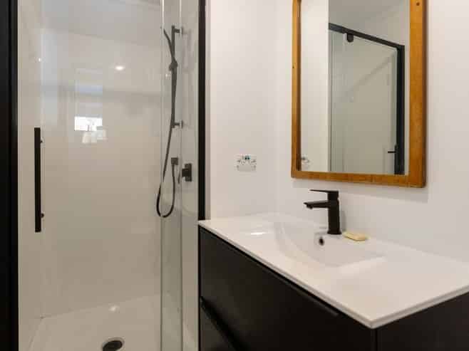 555 State Highway 1, Picton