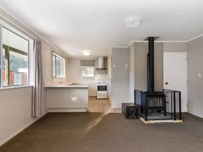 555 State Highway 1, Picton