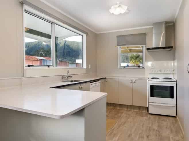 555 State Highway 1, Picton