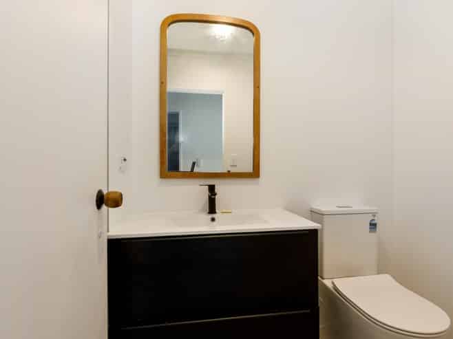 555 State Highway 1, Picton