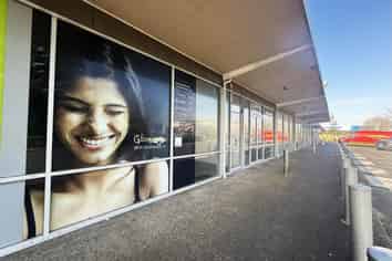 AIRPORT OAKS RETAIL SPACE
