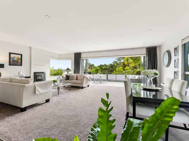 143 Attwood Road, Paremoremo