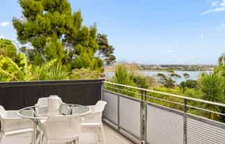 143 Attwood Road, Paremoremo