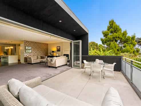 143 Attwood Road, Paremoremo