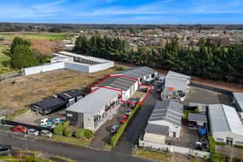 Versatile warehouse with excellent access