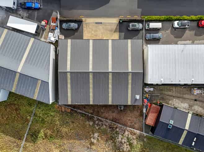 Versatile warehouse with excellent access