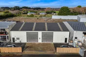 Versatile warehouse with excellent access