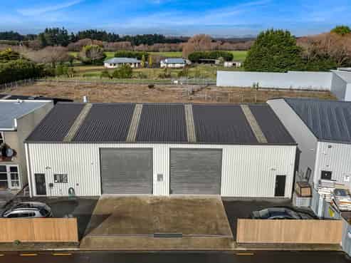 Versatile warehouse with excellent access