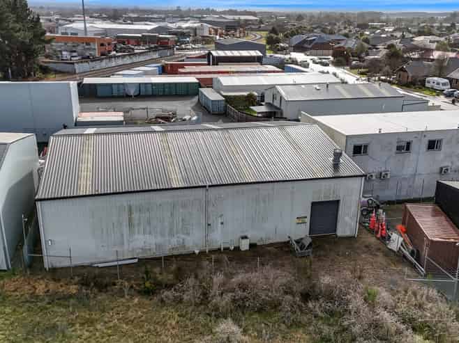 Versatile warehouse with excellent access
