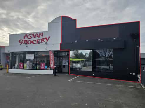 Main street frontage with workshop capability