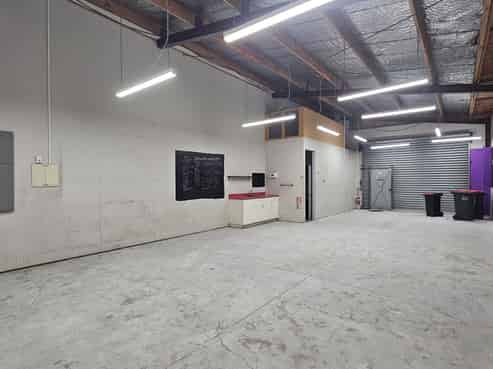 Main street frontage with workshop capability