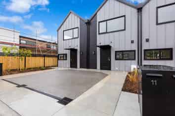 11 Raeble Walkington Lane, Wallaceville