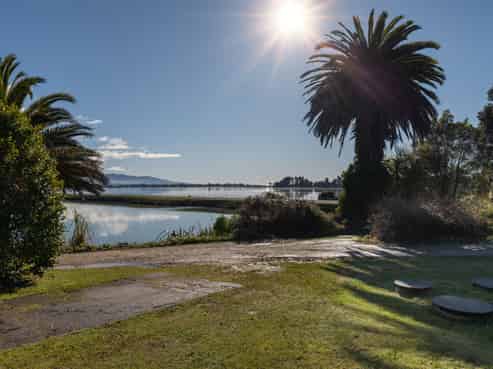 9 & 19 Rowling Loop, Lower Moutere