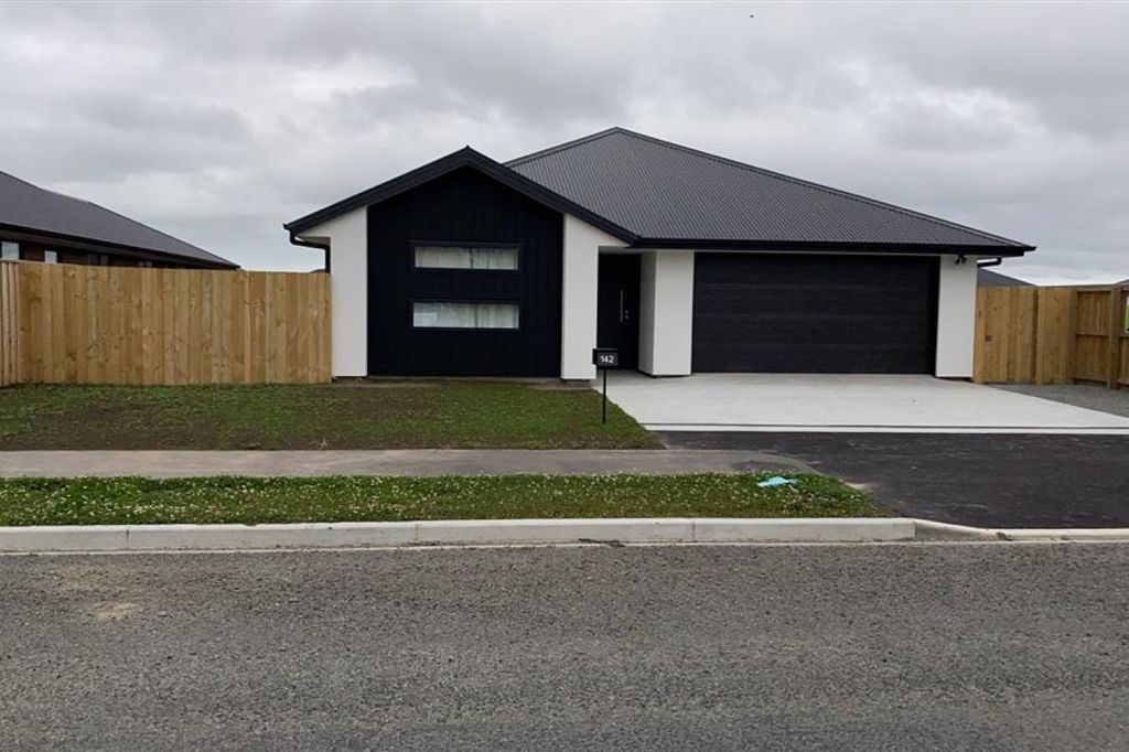 Four Bedroom Beauty! 1