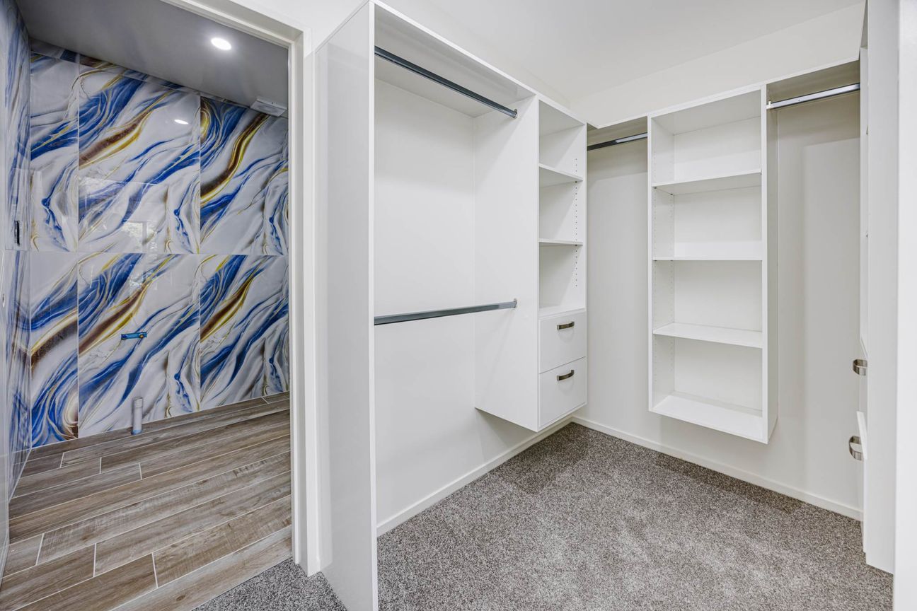 Modern Comfort Meets Unbeatable Convenience! - Vista 4