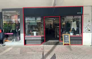 Prime retail leasing on Emerson