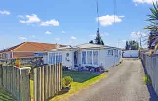 8 York Street, Glenholme