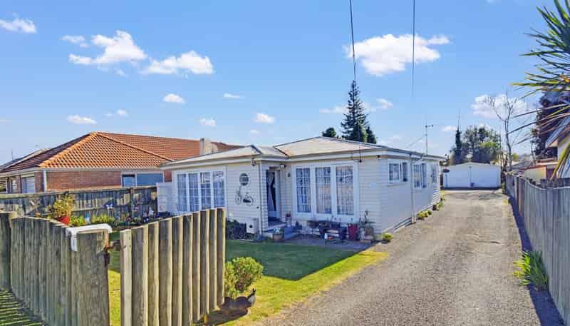 8 York Street, Glenholme