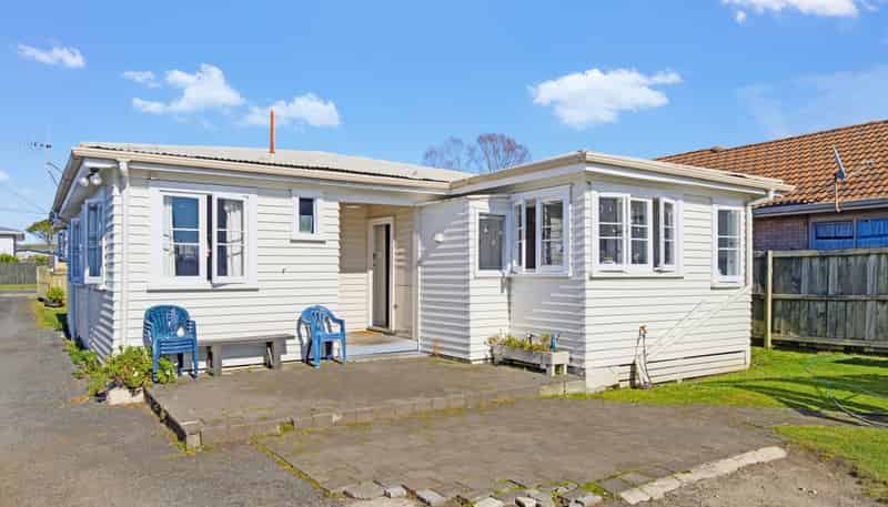8 York Street, Glenholme