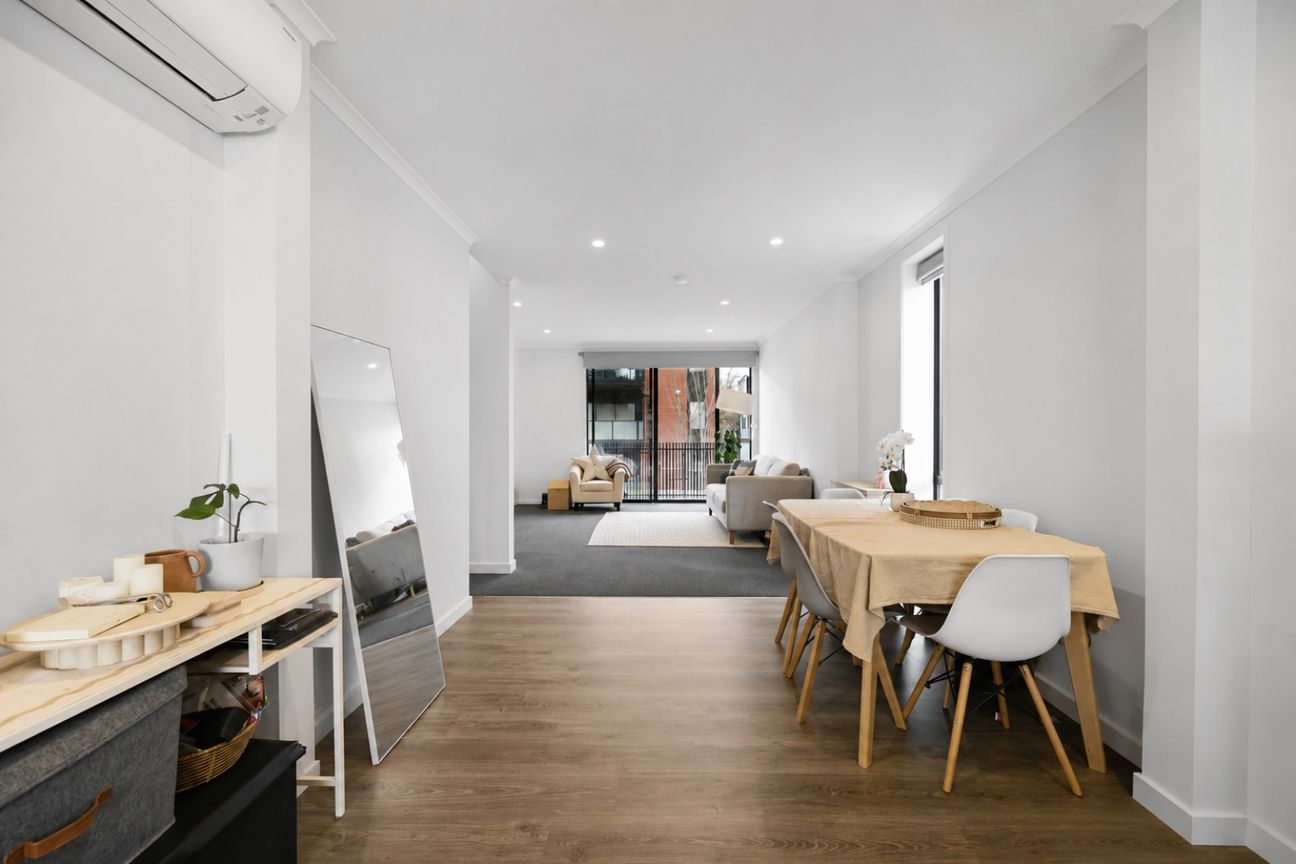 Lock & Leave | Walk to the CBD | HBHS & HGHS Zoned - Altro