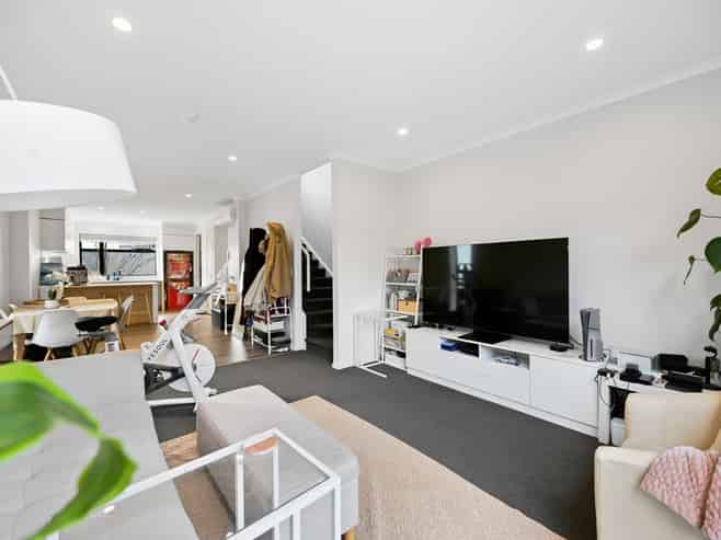 24/182 London Street, Hamilton Central