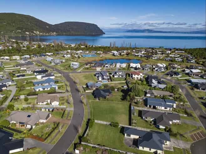 68 Montgomery Crescent, Kinloch