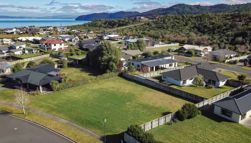 68 Montgomery Crescent, Kinloch