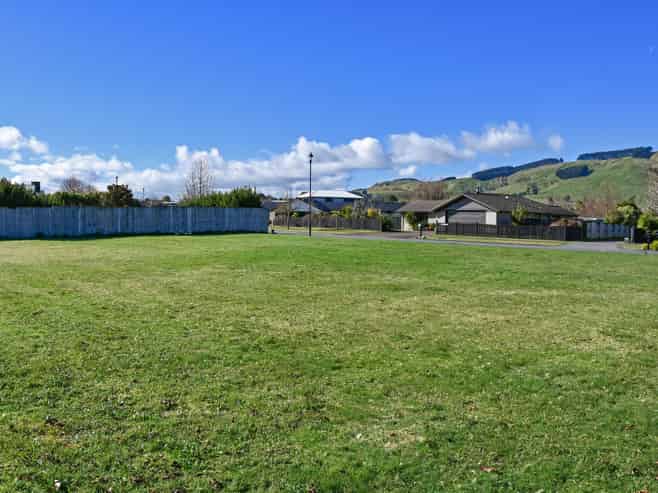 68 Montgomery Crescent, Kinloch