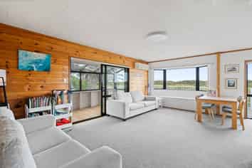 350 Papamoa Beach Road, Papamoa