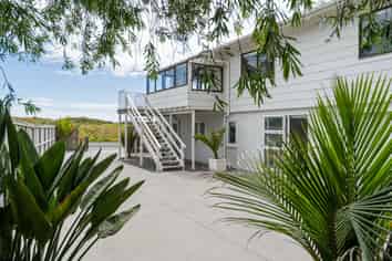 350 Papamoa Beach Road, Papamoa