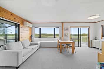 350 Papamoa Beach Road, Papamoa