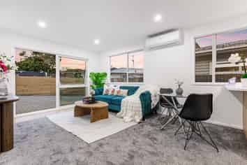 40 Tiroroa Avenue, Te Atatu South