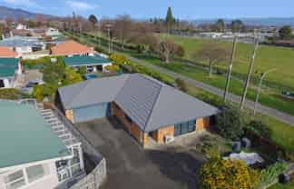 26 Neale Ave, Stoke