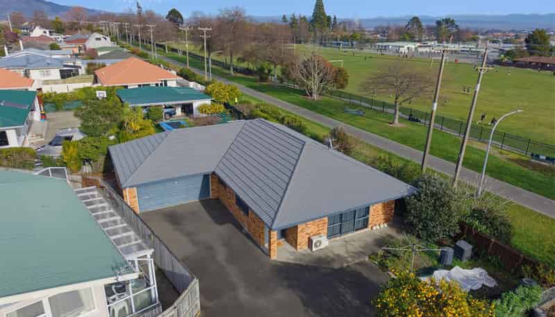 26 Neale Ave, Stoke