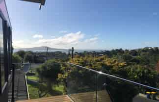 27 Peter Terrace, Castor Bay