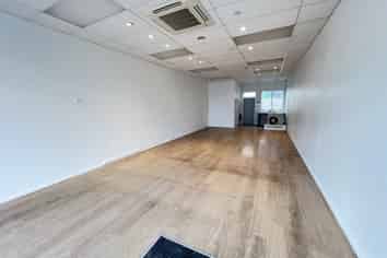 Bite-sized retail with excellent exposure