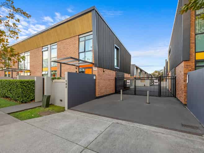 19/182 Flat Bush School Road, Flat Bush