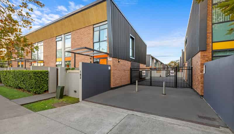 19/182 Flat Bush School Road, Flat Bush