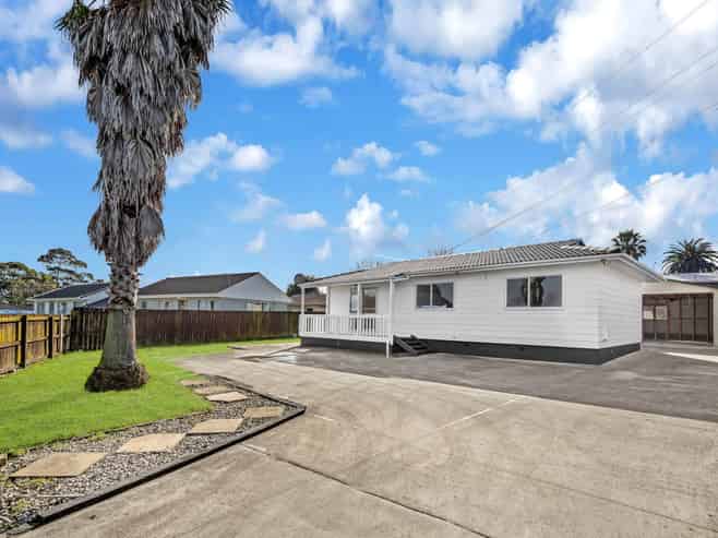 27 Palermo Place, Clover Park
