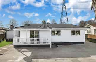 27 Palermo Place, Clover Park