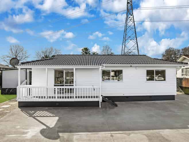27 Palermo Place, Clover Park
