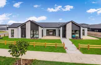  8 Arahi Road, Clevedon