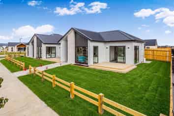  8 Arahi Road, Clevedon