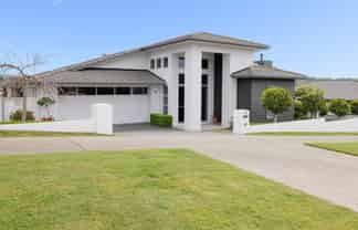 16 Rexford Heights, Pyes Pa