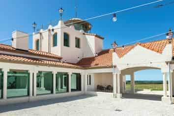 BELLA CASTELLO – EVENTS VENUE & LUXURY RETREAT FOR LEASE
